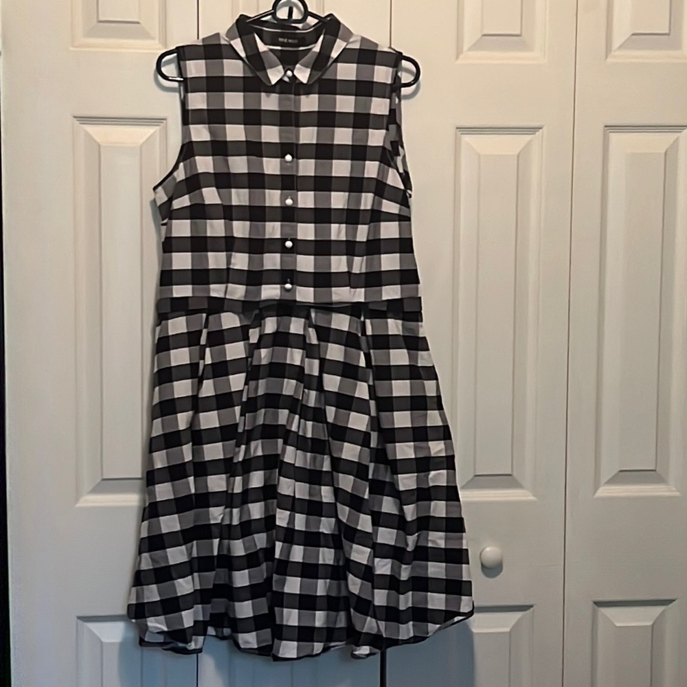 Nine West size 12 navy and white gingham dress